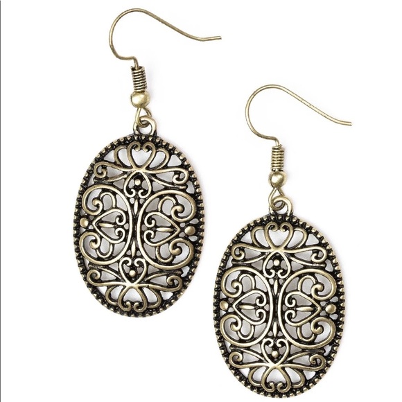 🌹Paparazzi Wistfully Whimsical Brass Earrings - Picture 6 of 7